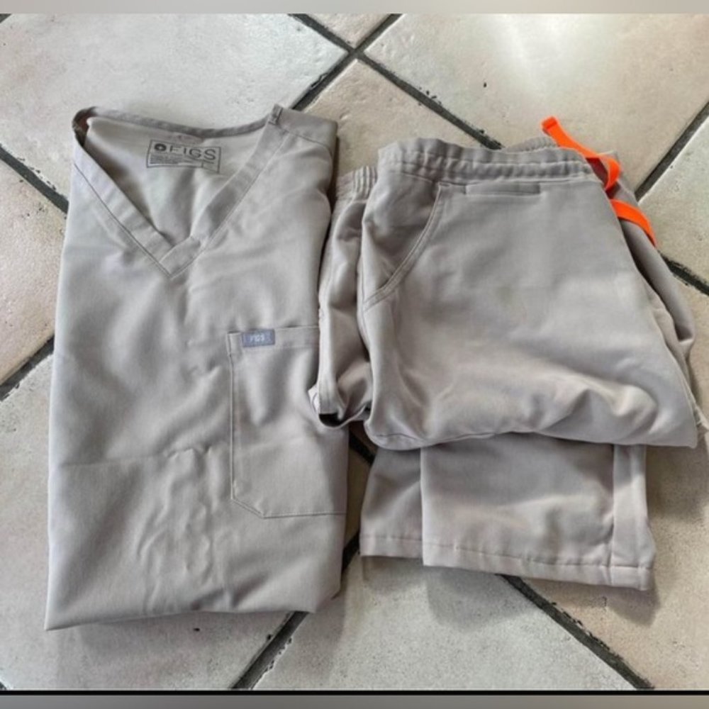 FIGS scrubs XL